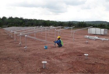  45MWp dự án lắp đặt mặt đất năng lượng mặt trời bằng cọc vít ở Malaysia 2020 